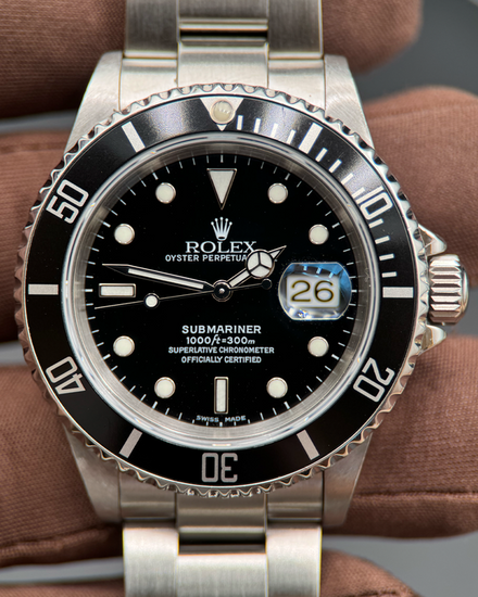 Rolex Submariner Date 40MM Black Dial Oyster Bracelet (16610)