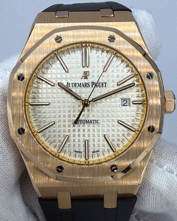 2017 Audemars Piguet Royal Oak 41MM White Dial Rubber Strap (15400OR.OO.D088CR.01)