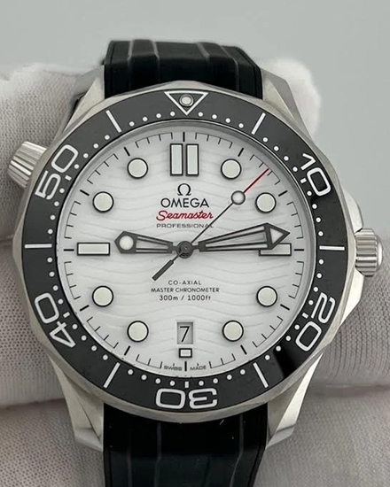 2024 Omega Seamaster Diver 300M 42MM White Dial Rubber Strap (210.32.42.20.04.001)