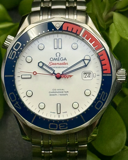 2017 Omega Seamaster Diver 300M "Bond 007 Commander's Watch" L.E. 41MM White Dial Steel Bracelet (212.32.41.20.04.001)