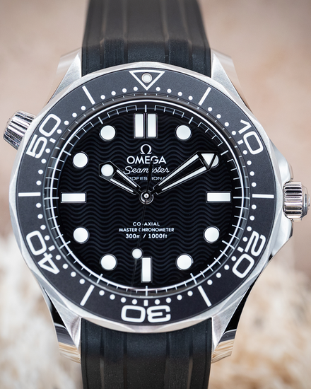 2025 Omega Seamaster Diver 300M 42MM Black Dial Rubber Strap (210.32.42.20.01.003)