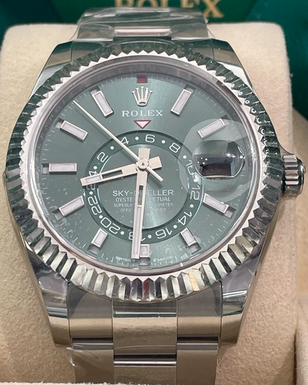 2025 Rolex Sky-Dweller 42MM Green Dial Oyster Bracelet (336934)