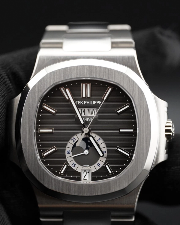 2016 Patek Philippe Nautilus 40.5MM Grey Dial Steel Bracelet (5726/1A-001)