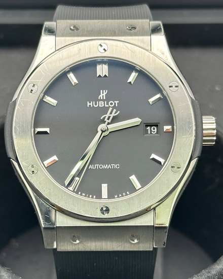 2019 Hublot Classic Fusion 42MM Black Dial Rubber Strap (542.NX.1171.RX)