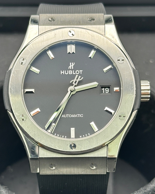 2019 Hublot Classic Fusion 42MM Black Dial Rubber Strap (542.NX.1171.RX)