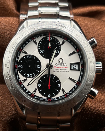 Omega Speedmaster Date 40MM White Dial Steel Bracelet (3211.31.00)