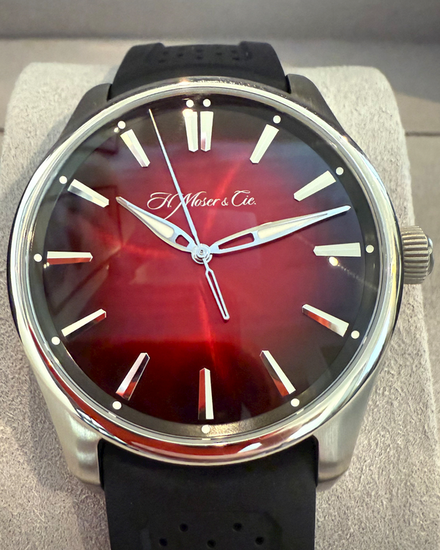 2023 H. Moser & Cie. Pioneer 42.8MM Red Dial Rubber Strap (3200-1207)