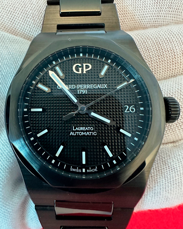 2021 Girard Perregaux Laureato 42MM Black Dial Ceramic Bracelet (81010-32-631-32A)