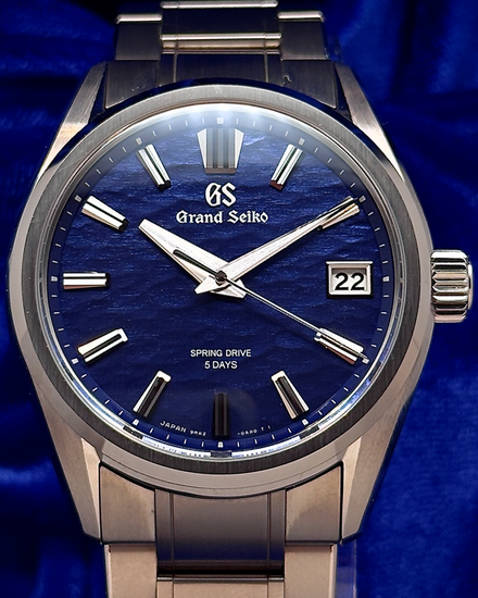 2025 Grand Seiko Evolution 9 40MM Blue Dial Titanium Bracelet (SLGA019G)