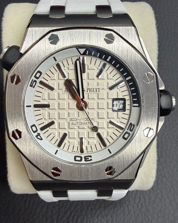 2016 Audemars Piguet Royal Oak Offshore Diver 42MM White Dial Aftermarket Rubber Strap (15710ST.OO.A002CA.02)