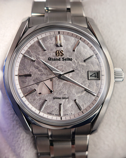 2025 Grand Seiko Heritage "Shunbun" 40MM Pink Dial Titanium Bracelet (SBGA413G)