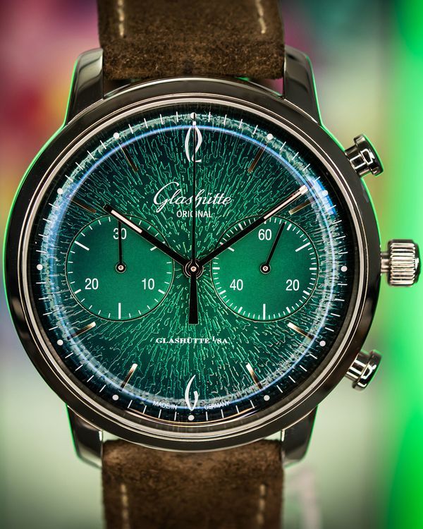 2021 Glashütte Original Sixties "Annual Edition" 42MM Green Dial Leather Strap (1-39-34-05-22-04)