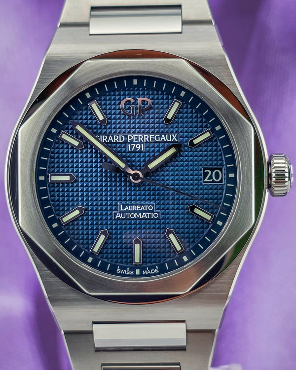 2021 Girard Perregaux Laureato 42MM Blue Dial Steel Bracelet (81010-11-431-11A)
