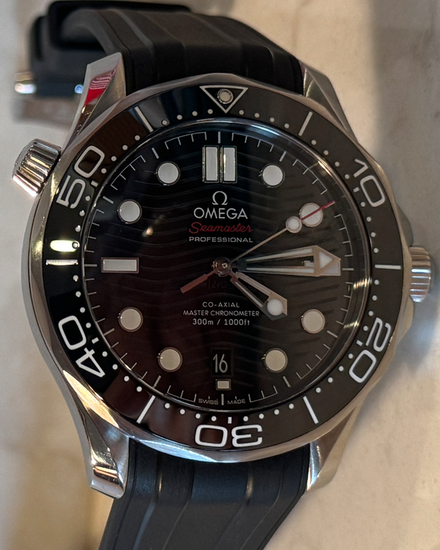 2021 Omega Seamaster Diver 300M 42MM Black Dial Rubber Strap (210.32.42.20.01.001)