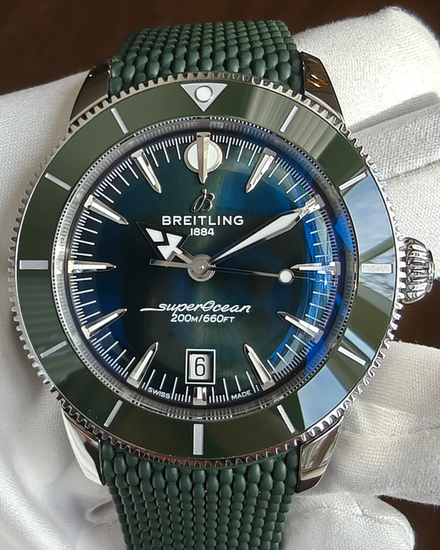 2025 Breitling Superocean Heritage 44MM Green Dial Rubber Strap (AB3112361L1S1)
