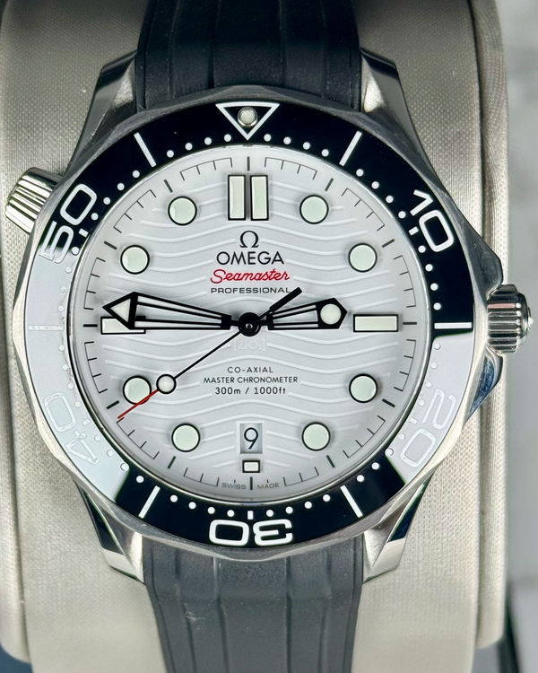 2023 Omega Seamaster Diver 300M 42MM White Dial Rubber Strap (210.32.42.20.04.001)