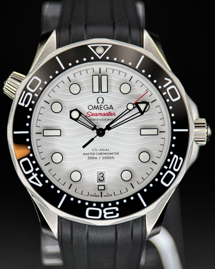 2025 Omega Seamaster Diver 300M 42MM White Dial Rubber Strap (210.32.42.20.04.001)