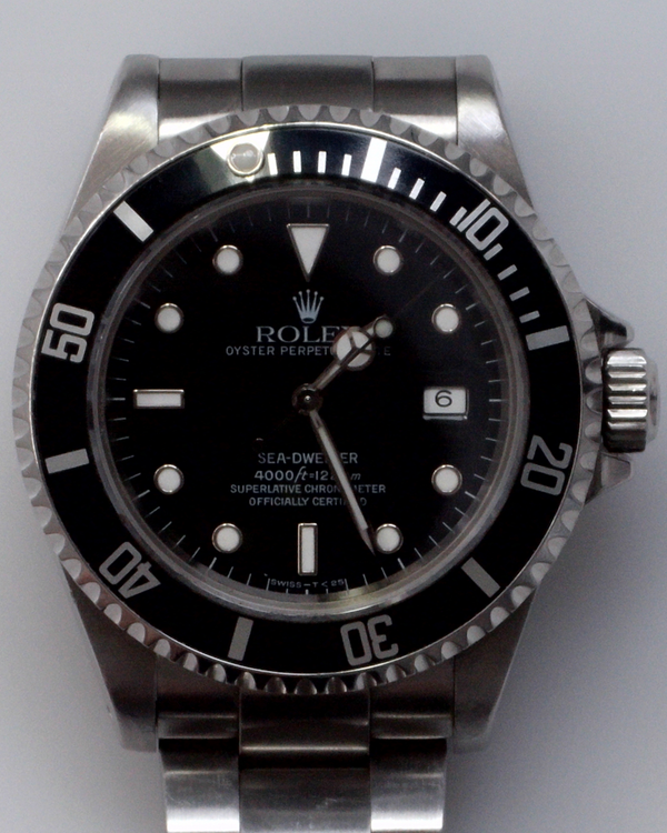 Rolex Sea-Dweller 4000 40MM Black Dial Oyster Bracelet (16600)