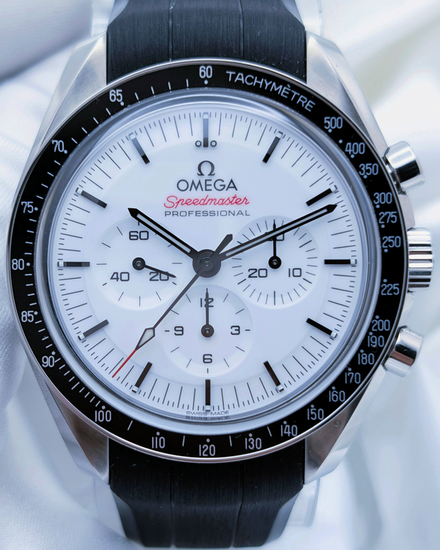 2024 Omega Speedmaster Professional Moonwatch 42MM White Dial Rubber Strap (310.32.42.50.04.001)