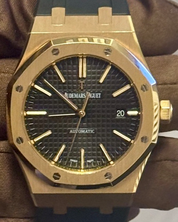 Audemars Piguet Royal Oak (15400OR.OO.D002CR.01)