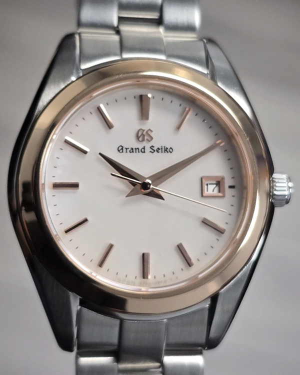 Grand Seiko Heritage 29MM Quartz Mother of Pearl Dial Steel Bracelet (STGF268)