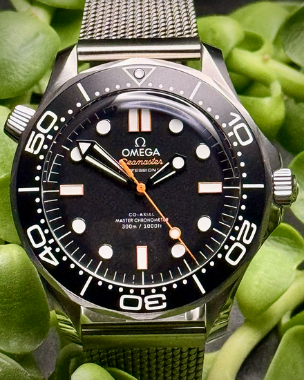 2025 Omega Seamaster Diver 300M 42MM Black Dial Rubber Strap (210.30.42.20.01.018)
