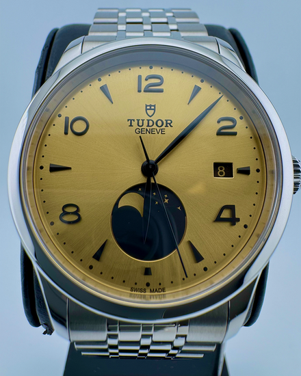 No Reserve - 2025 Tudor 1926 Luna 39MM Champagne Dial Steel Bracelet (91560)