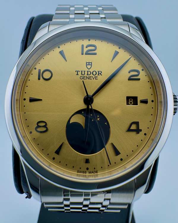No Reserve - 2025 Tudor 1926 Luna 39MM Champagne Dial Steel Bracelet (91560)