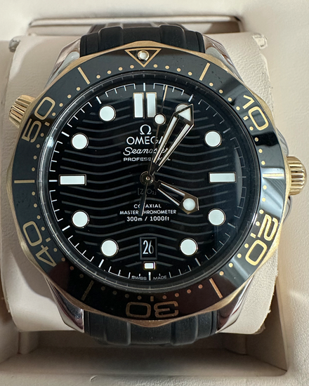 2023 Omega Seamaster Diver 300M 42MM Black Dial Rubber Strap (210.22.42.20.01.001)