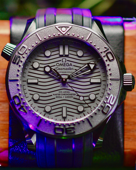 2022 Omega Seamaster Diver 300M "Black Black" 43.5MM Black Dial Rubber Strap (210.92.44.20.01.003)