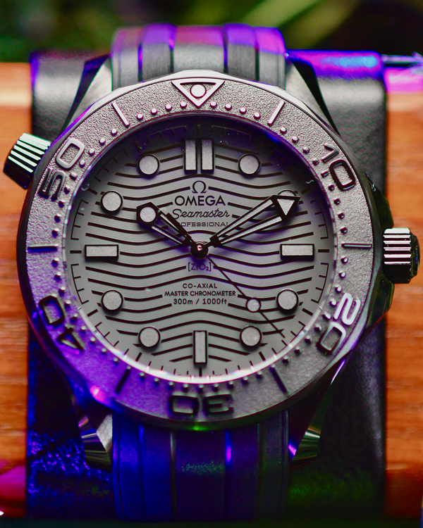 2022 Omega Seamaster Diver 300M "Black Black" 43.5MM Black Dial Rubber Strap (210.92.44.20.01.003)