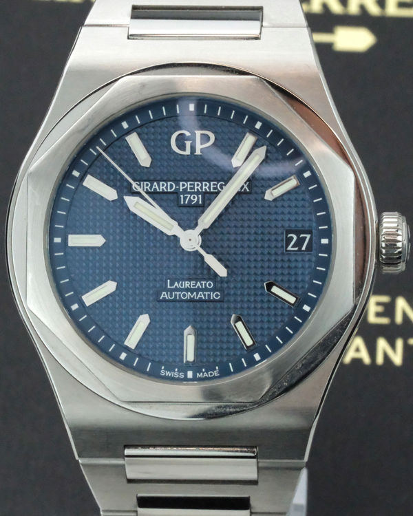 2022 Girard Perregaux Laureato 42MM Blue Dial Steel Bracelet (81010-11-431-11A)