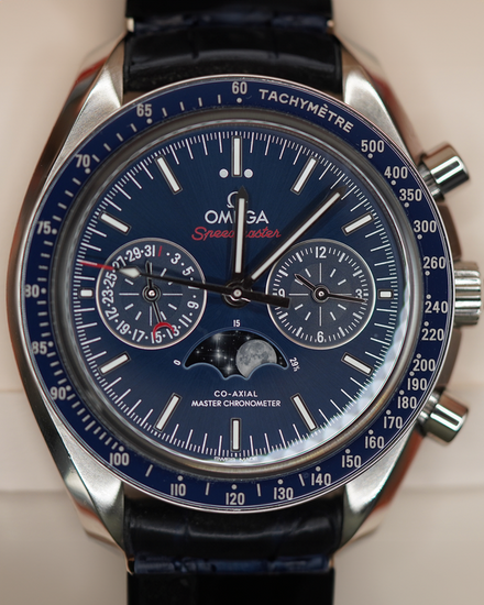 2024 Omega Speedmaster Moonphase 44.25MM Blue Dial Leather Strap (304.33.44.52.03.001)
