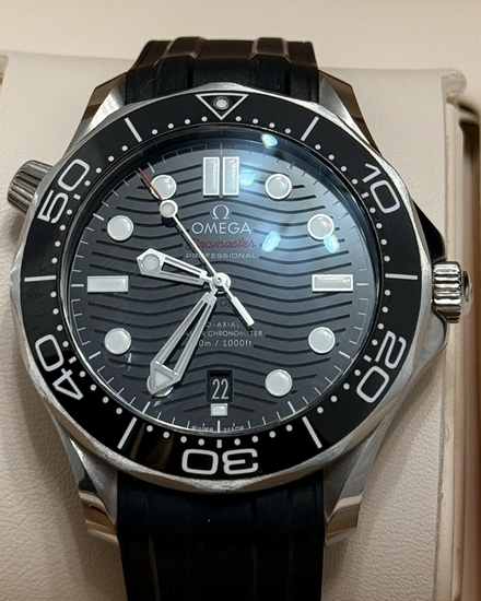 2024 Omega Seamaster Diver 300M 42MM Black Dial Rubber Strap (210.30.42.20.01.001)