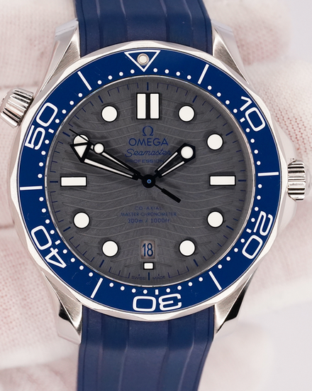 2022 Omega Seamaster Diver 300M 42MM Grey Dial Rubber Strap (210.32.42.20.06.001)