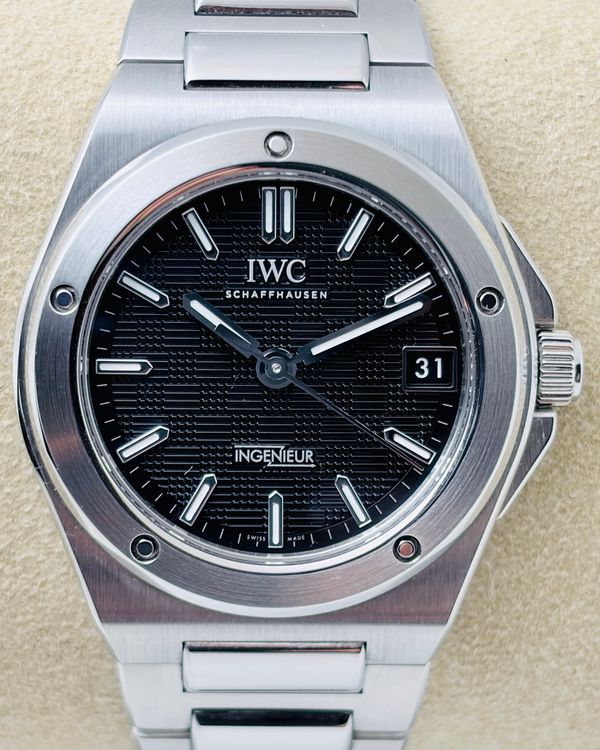 2025 IWC Schaffhausen Ingenieur 35MM Black Dial Steel Bracelet (IW324906)