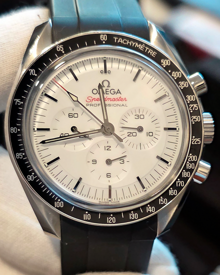 2025 Omega Speedmaster Professional Moonwatch 42MM White Dial Aftermarket Rubber Strap (310.32.42.50.04.001)