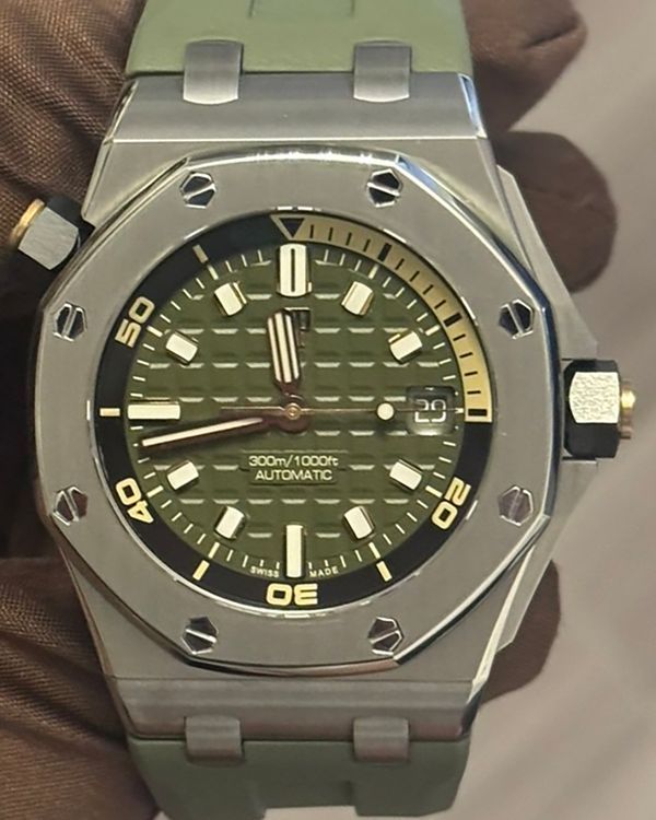 2021 Audemars Piguet Royal Oak Offshore Diver 42MM Green Dial Rubber Strap (15720ST.00.A052CA.01)