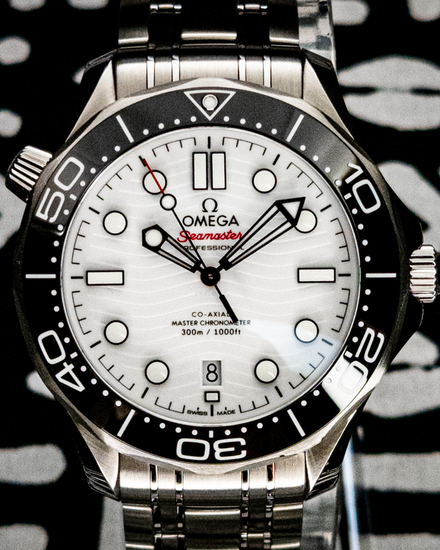 2025 Omega Seamaster Diver 300M 42MM White Dial Steel Bracelet (210.30.42.20.04.001)
