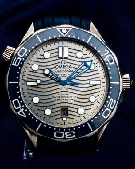 2023 Omega Seamaster Diver 300M 42MM Grey Dial Rubber Strap (210.32.42.20.06.001)