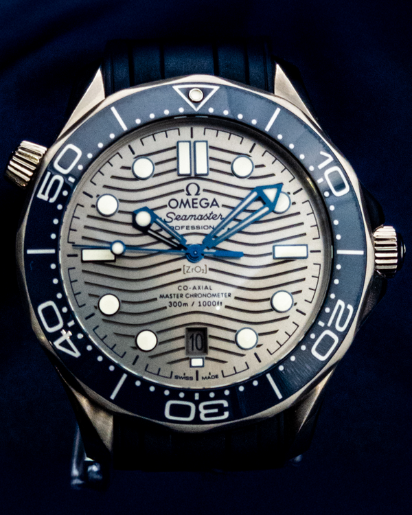2023 Omega Seamaster Diver 300M 42MM Grey Dial Rubber Strap (210.32.42.20.06.001)