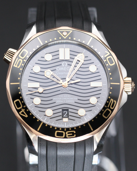 2021 Omega Seamaster Diver 300M 42MM Black Dial Rubber Strap (210.22.42.20.01.002)