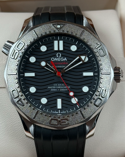 2021 Omega Seamaster Diver 300M "Nekton Edition" 42MM Black Dial Rubber Strap (210.32.42.20.01.002)