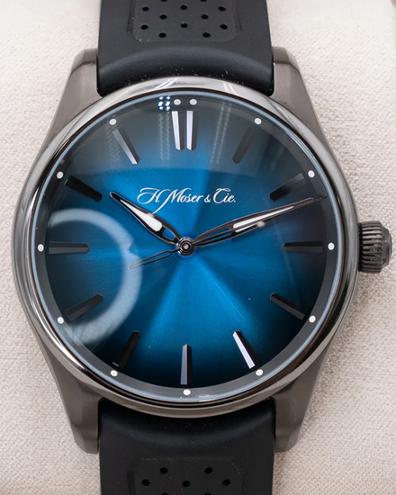 2022 H. Moser & Cie. Pioneer Centre Seconds 42.8MM Blue Dial Rubber Strap (3200-1205)