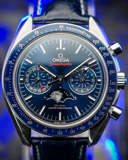 No Reserve - 2024 Omega Speedmaster Moonphase 44MM Blue Dial Leather Strap (304.33.44.52.03.001)