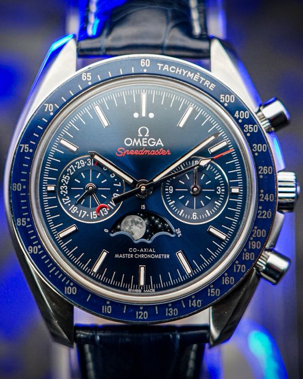 No Reserve - 2024 Omega Speedmaster Moonphase 44MM Blue Dial Leather Strap (304.33.44.52.03.001)