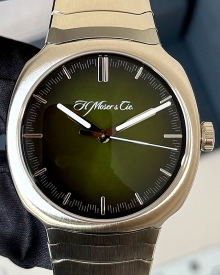 2024 H. Moser & Cie Streamliner Centre Seconds 40MM Green Dial Steel Bracelet (6200-1200)