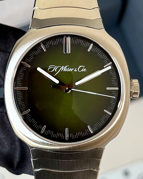 2024 H. Moser & Cie Streamliner Centre Seconds 40MM Green Dial Steel Bracelet (6200-1200)