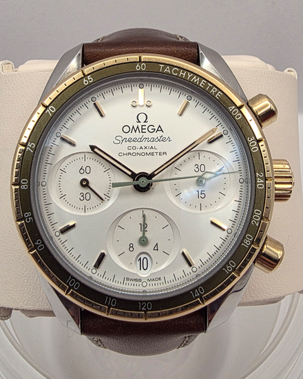 2025 Omega Speedmaster 38MM Silver Dial Leather Strap (324.23.38.50.02.001)