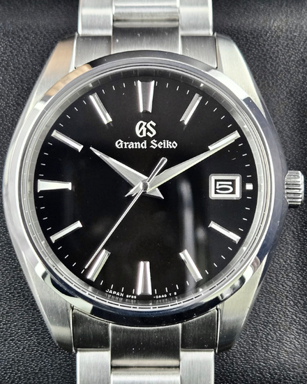 Grand Seiko Heritage 40MM Quartz Black Dial Steel Bracelet (SBGP011G)